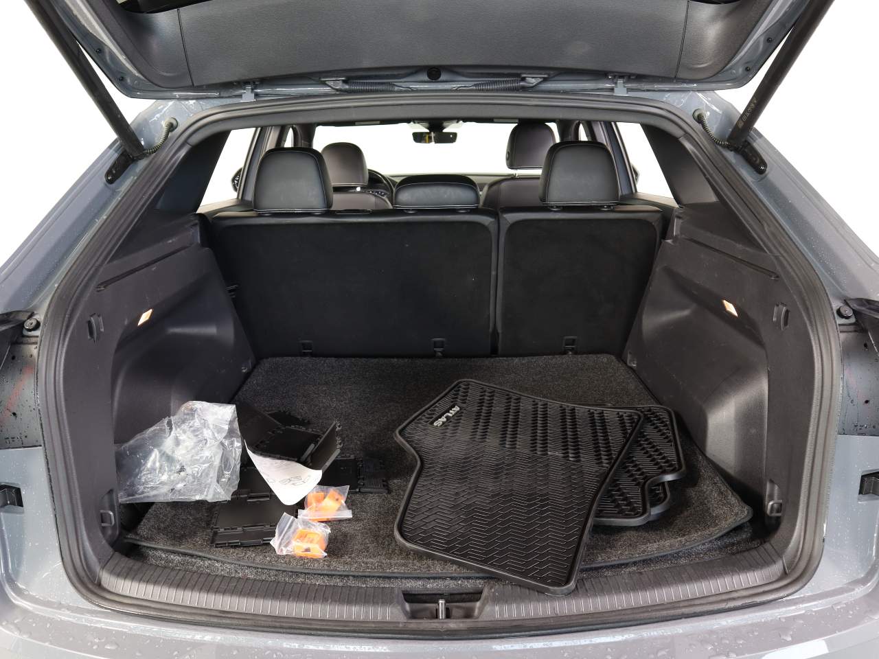 2023 Volkswagen Atlas Cross Sport SEL R-Line Black 4Motion