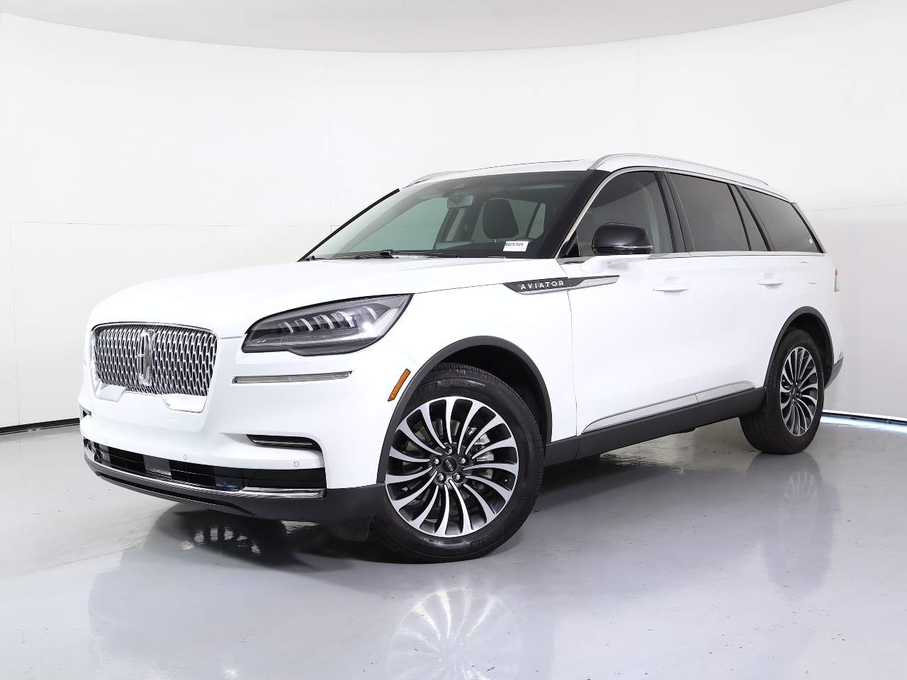 2023 Lincoln Aviator Standard