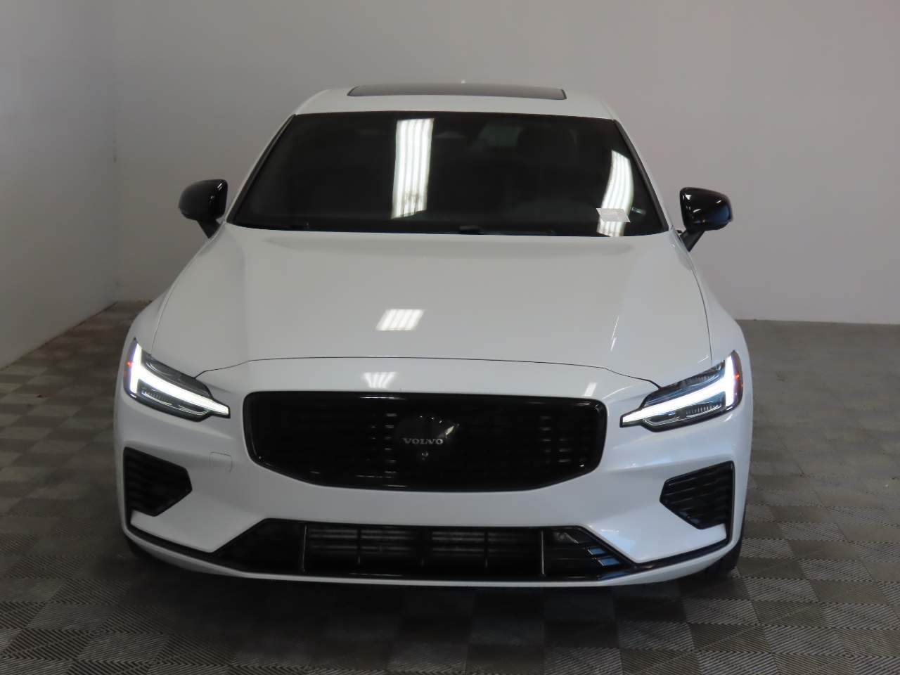 2023 Volvo S60 Recharge T8 Plus Black Edition