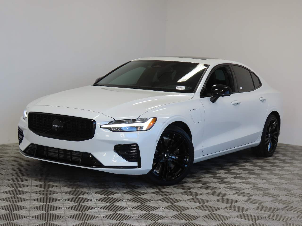 2023 Volvo S60 Recharge T8 Plus Black Edition