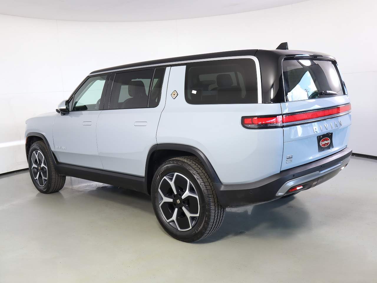 2024 Rivian R1S Adventure