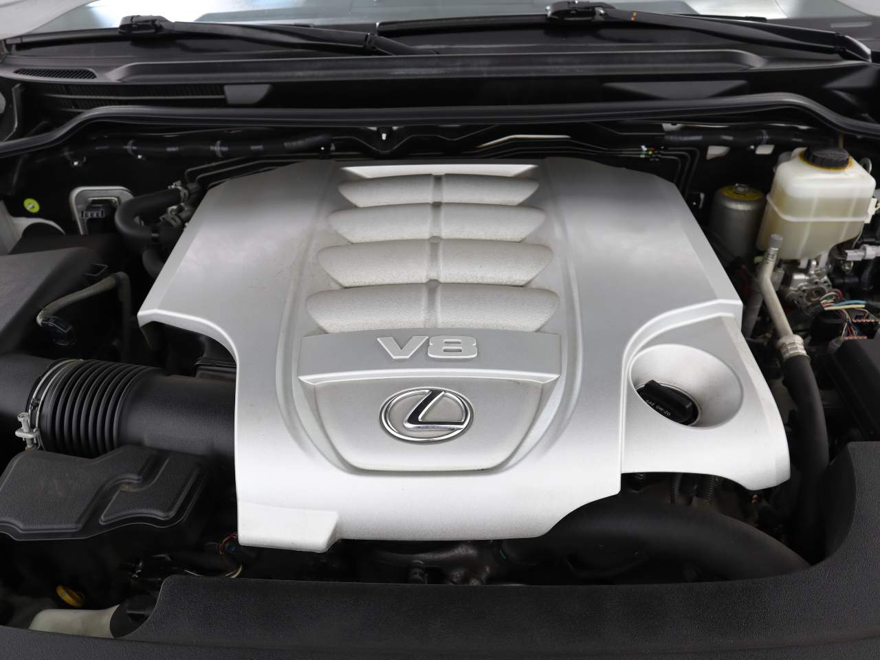 2016 Lexus LX 570