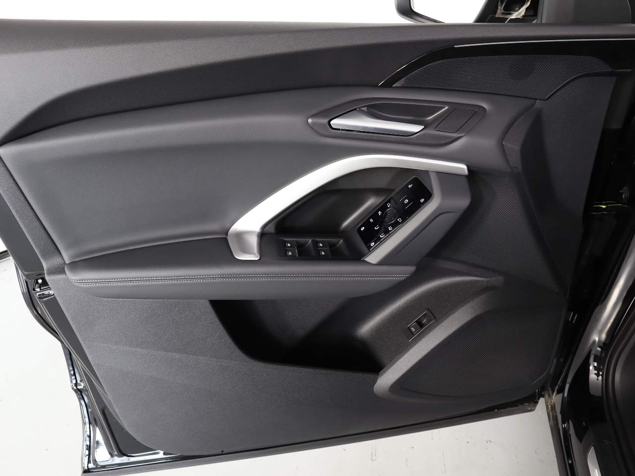 2025 Audi Q5 quattro Premium