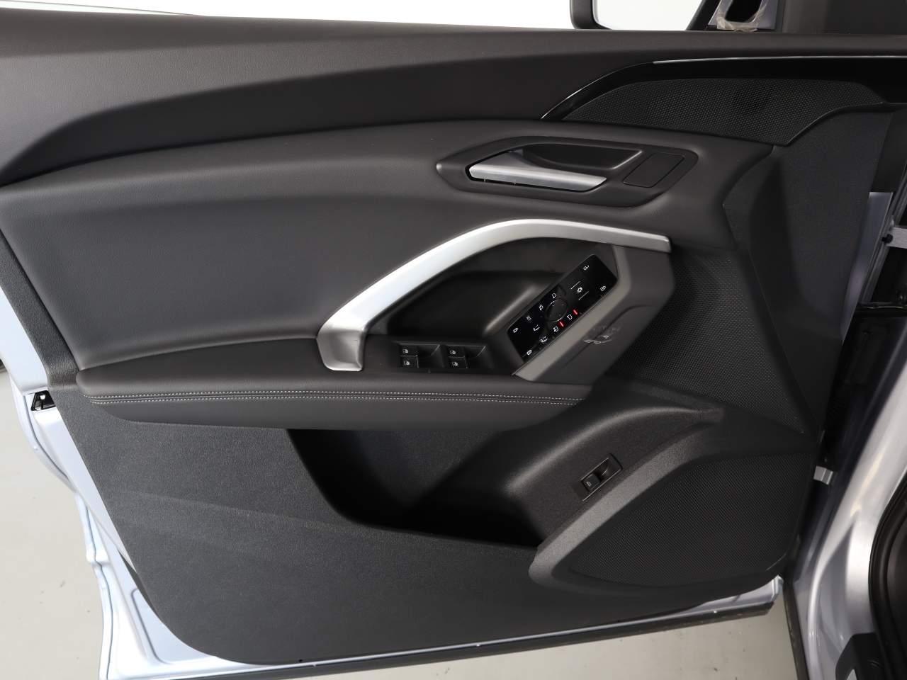 2025 Audi Q5 quattro Premium TFSI