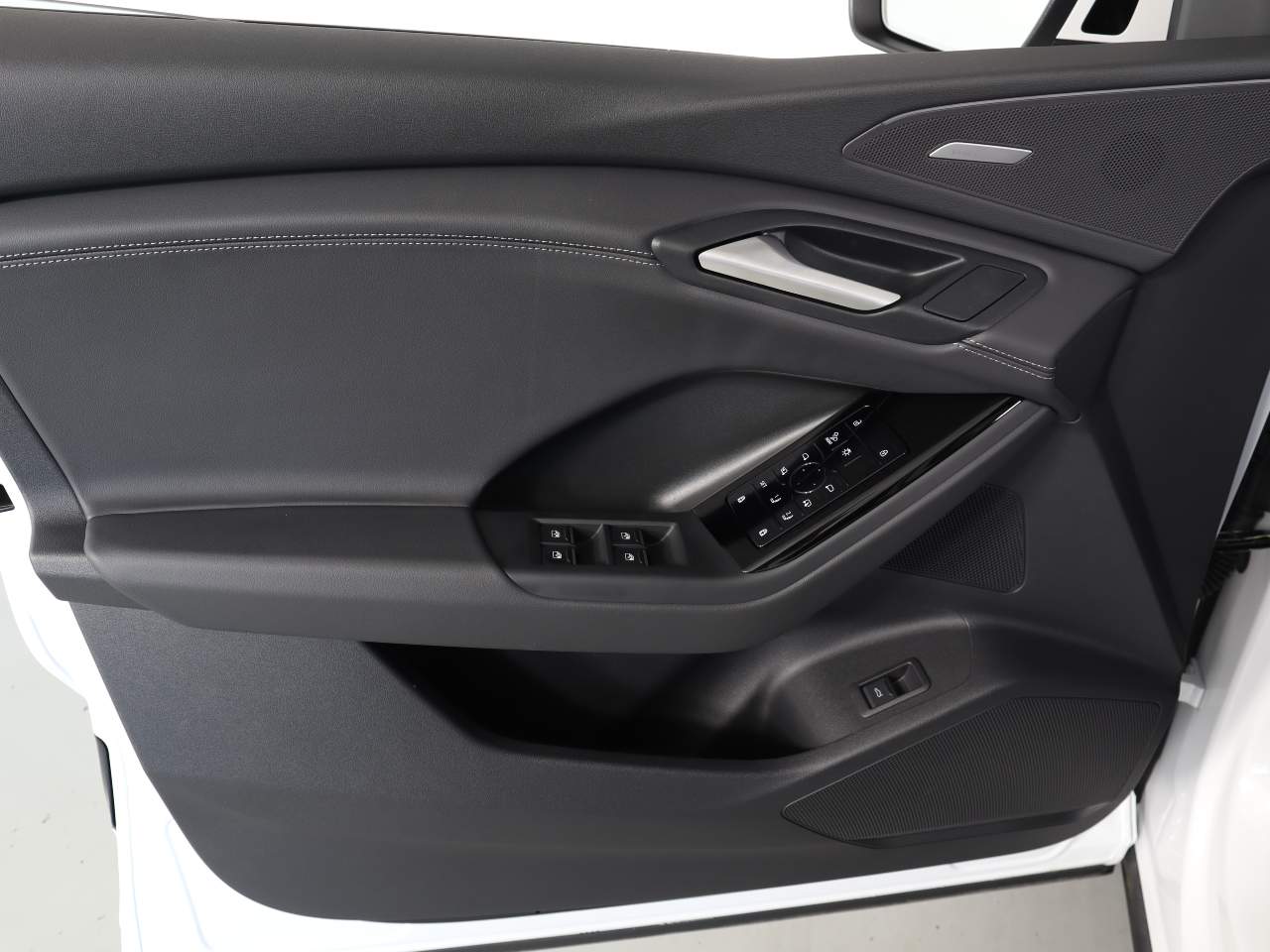 2025 Audi Q6 e-tron Premium Plus