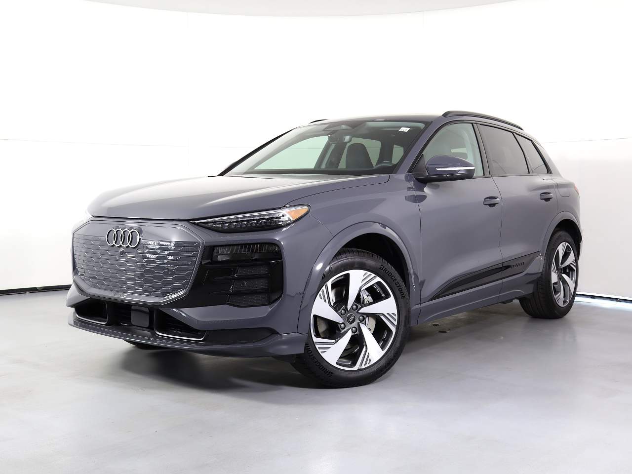 2025 Audi Q6 e-tron quattro Premium Plus