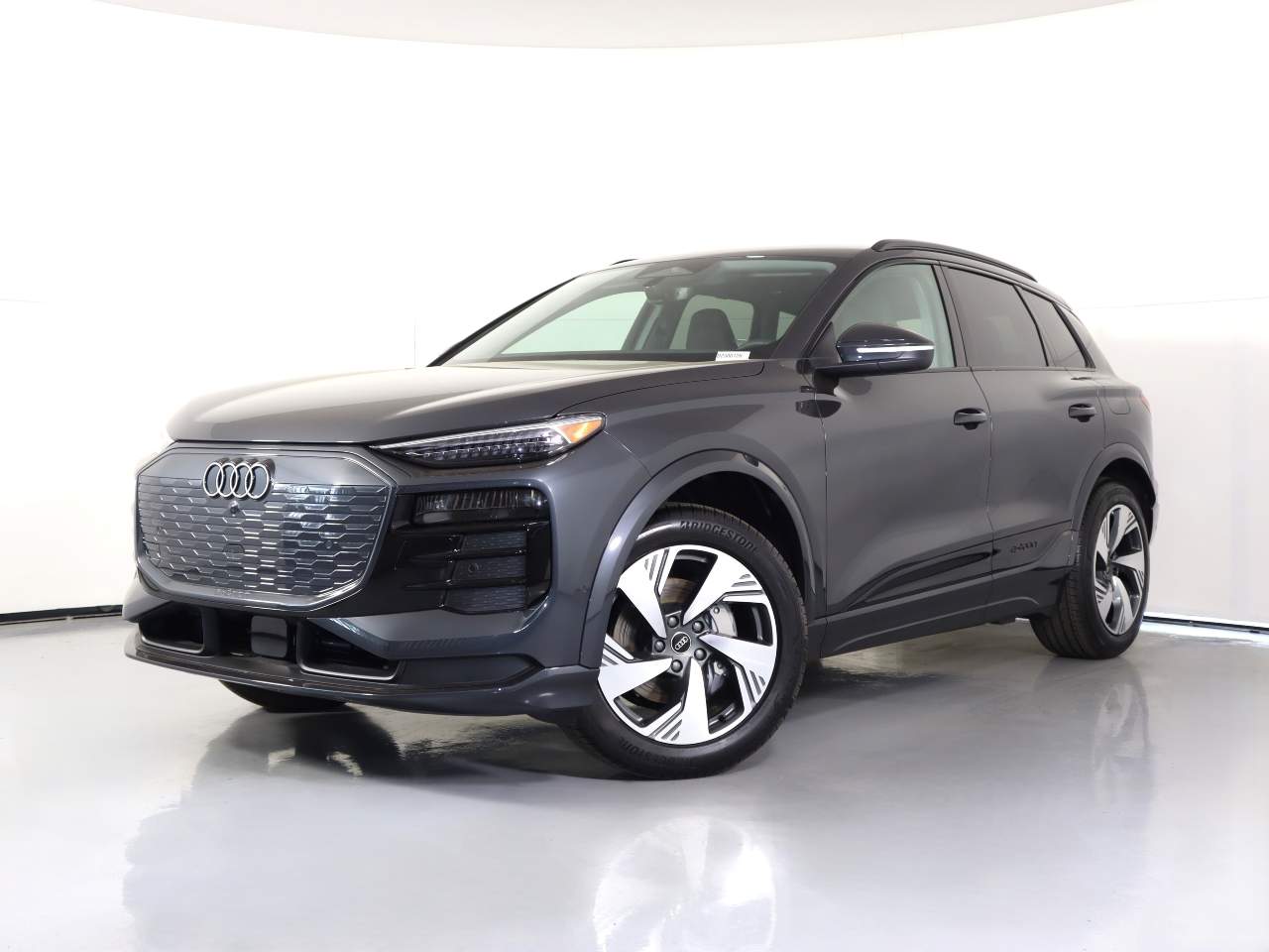 2025 Audi Q6 e-tron quattro Premium Plus
