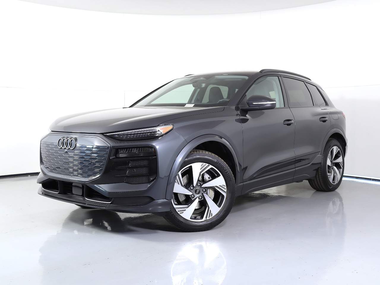 2025 Audi Q6 e-tron quattro Premium Plus
