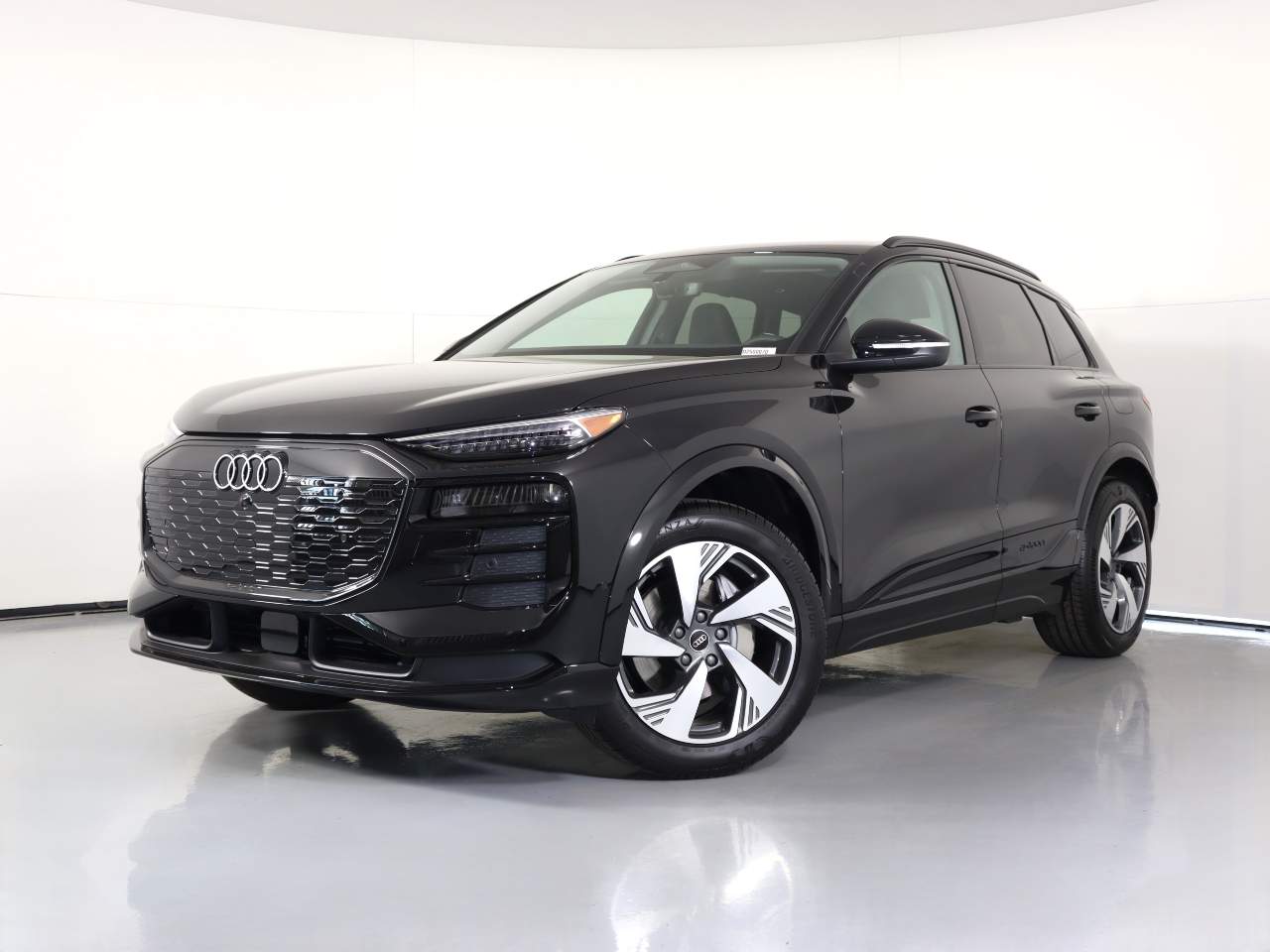 2025 Audi Q6 e-tron quattro Premium Plus