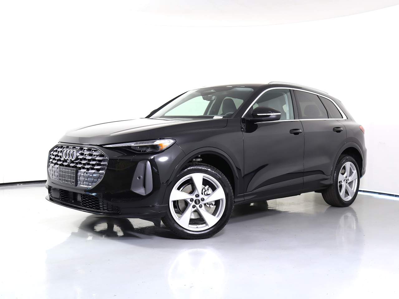 2025 Audi Q5 quattro Premium Plus TFSI