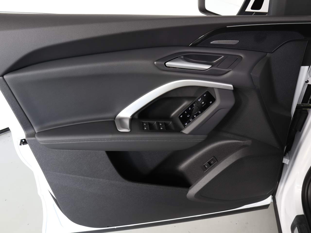 2025 Audi Q5 Premium Plus TFSI photo 2