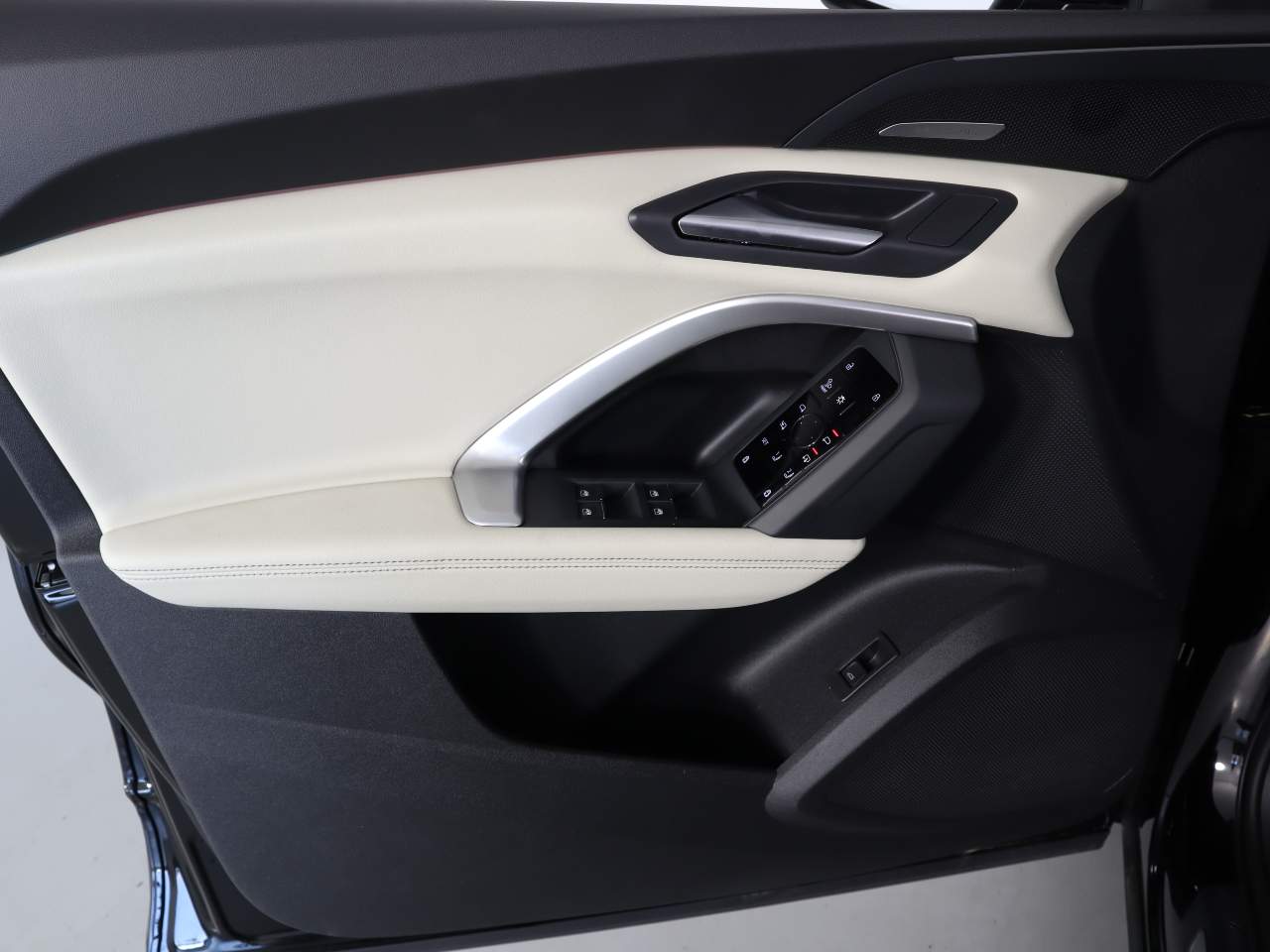 2026 Audi Q5 quattro Premium Plus TFSI