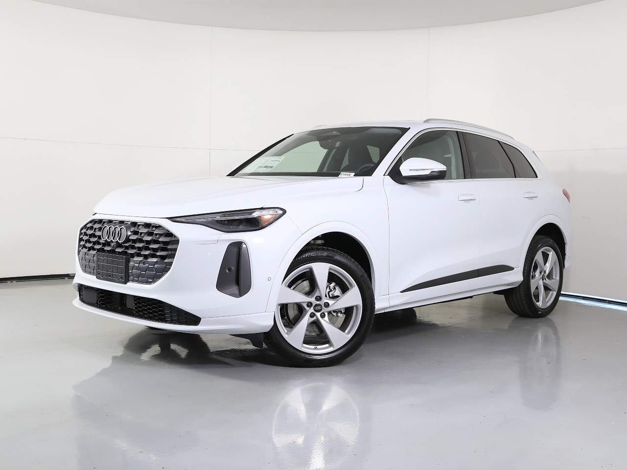 2025 Audi Q5 quattro Premium Plus TFSI