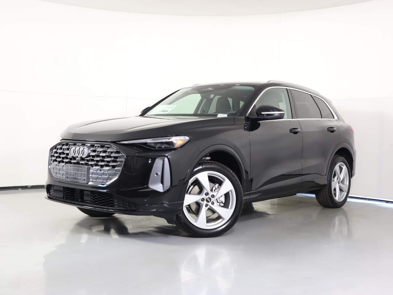 2025 Audi Q5 quattro Premium Plus TFSI