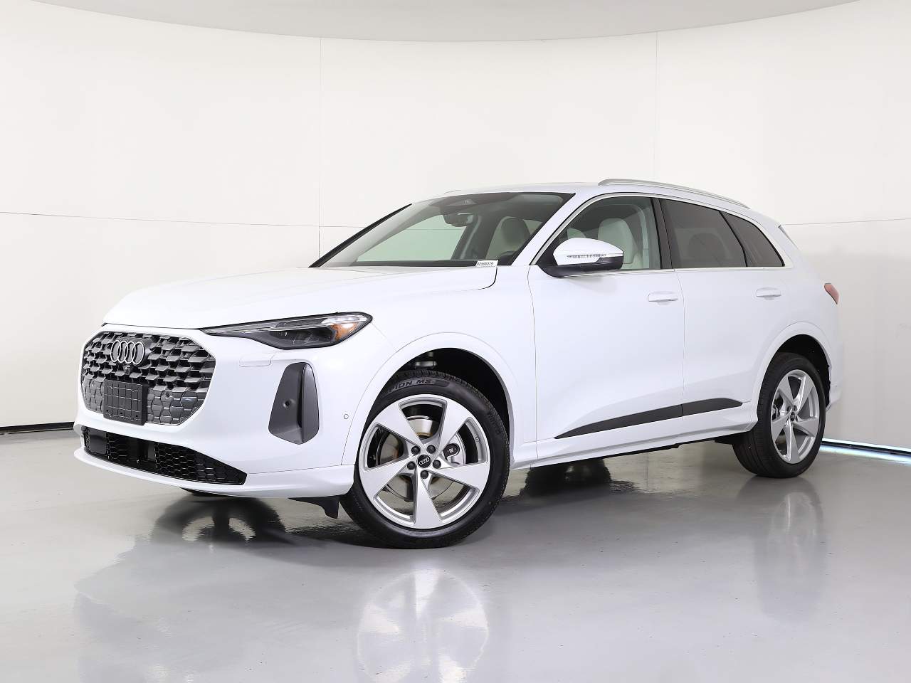 2025 Audi Q5 quattro Premium Plus TFSI