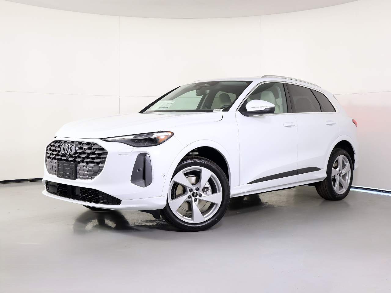 2026 Audi Q5 quattro Premium Plus TFSI