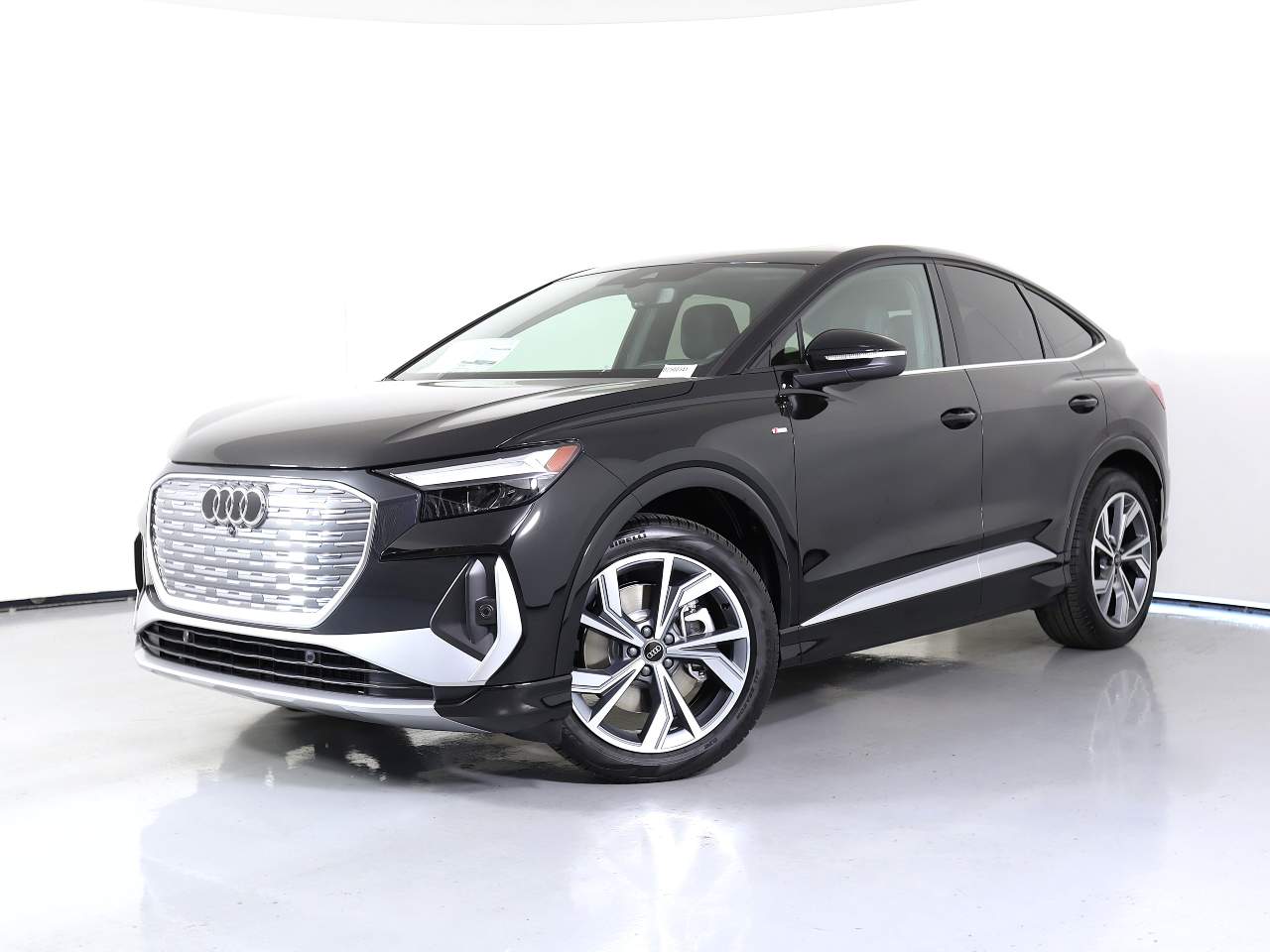 2025 Audi Q4 Sportback e-tron quattro Premium 55