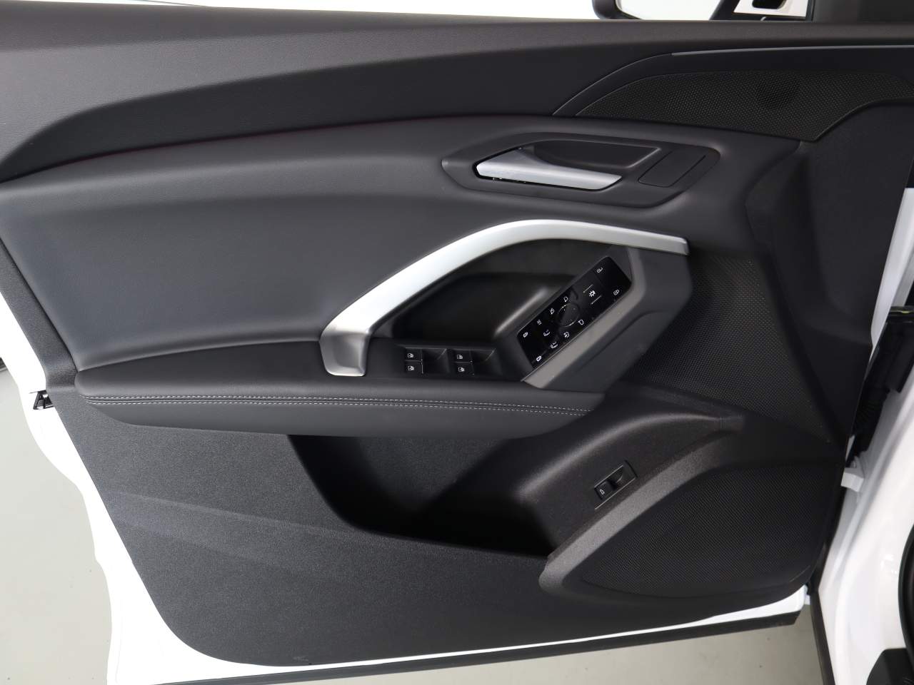 2026 Audi Q5 quattro Premium TFSI