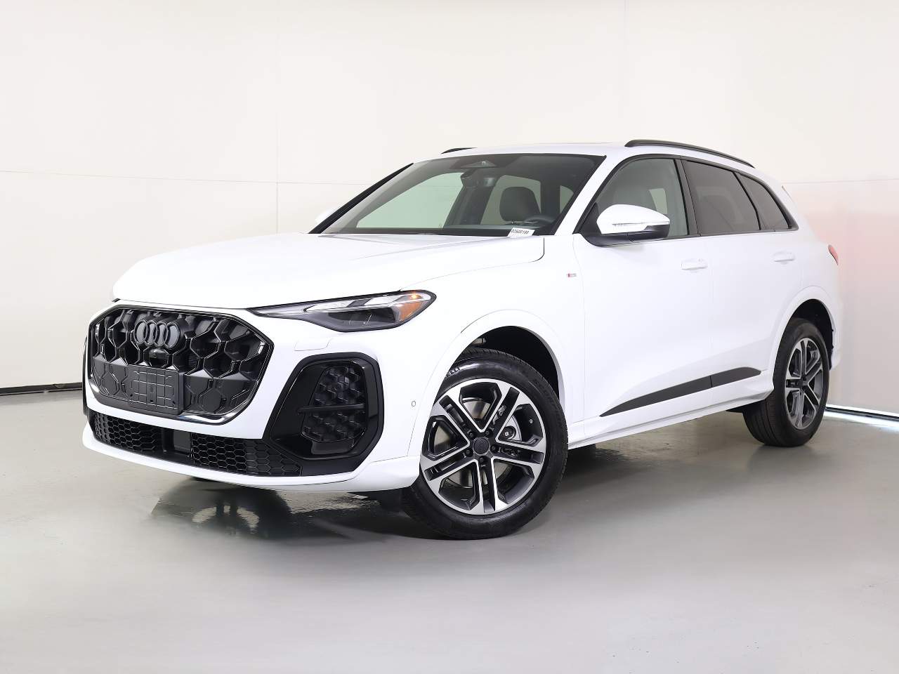 2026 Audi Q5 quattro Premium TFSI