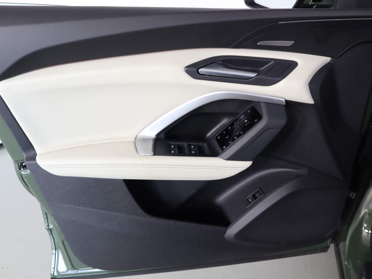 2026 Audi Q5 quattro Premium Plus TFSI