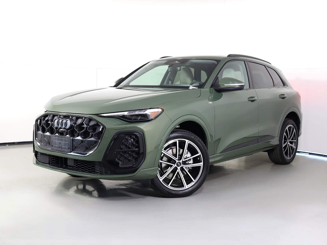 2026 Audi Q5 quattro Premium Plus TFSI