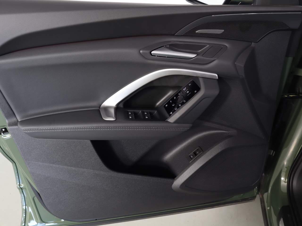 2026 Audi Q5 quattro Premium Plus TFSI