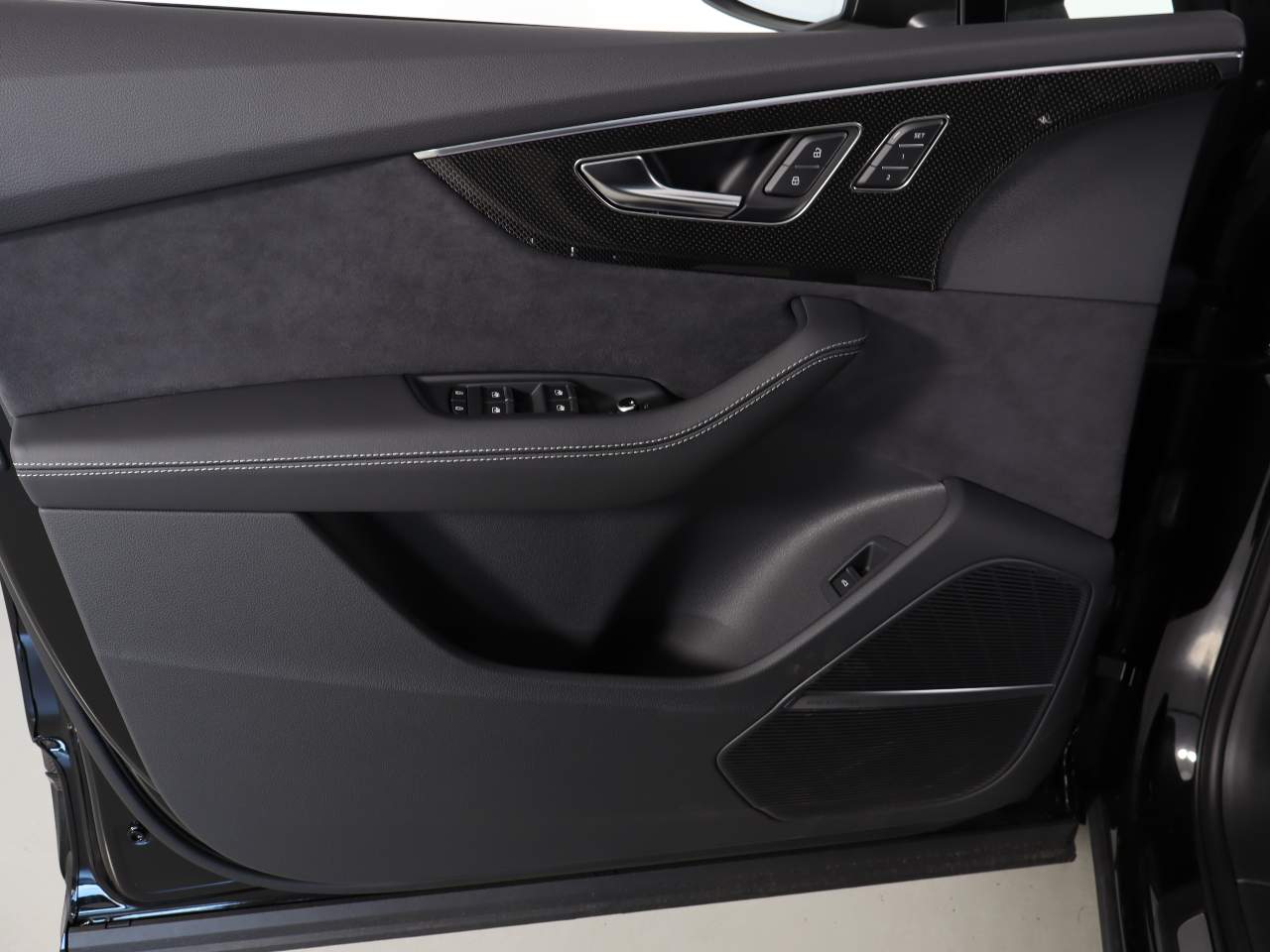2024 Audi SQ7 4.0T quattro Premium Plus