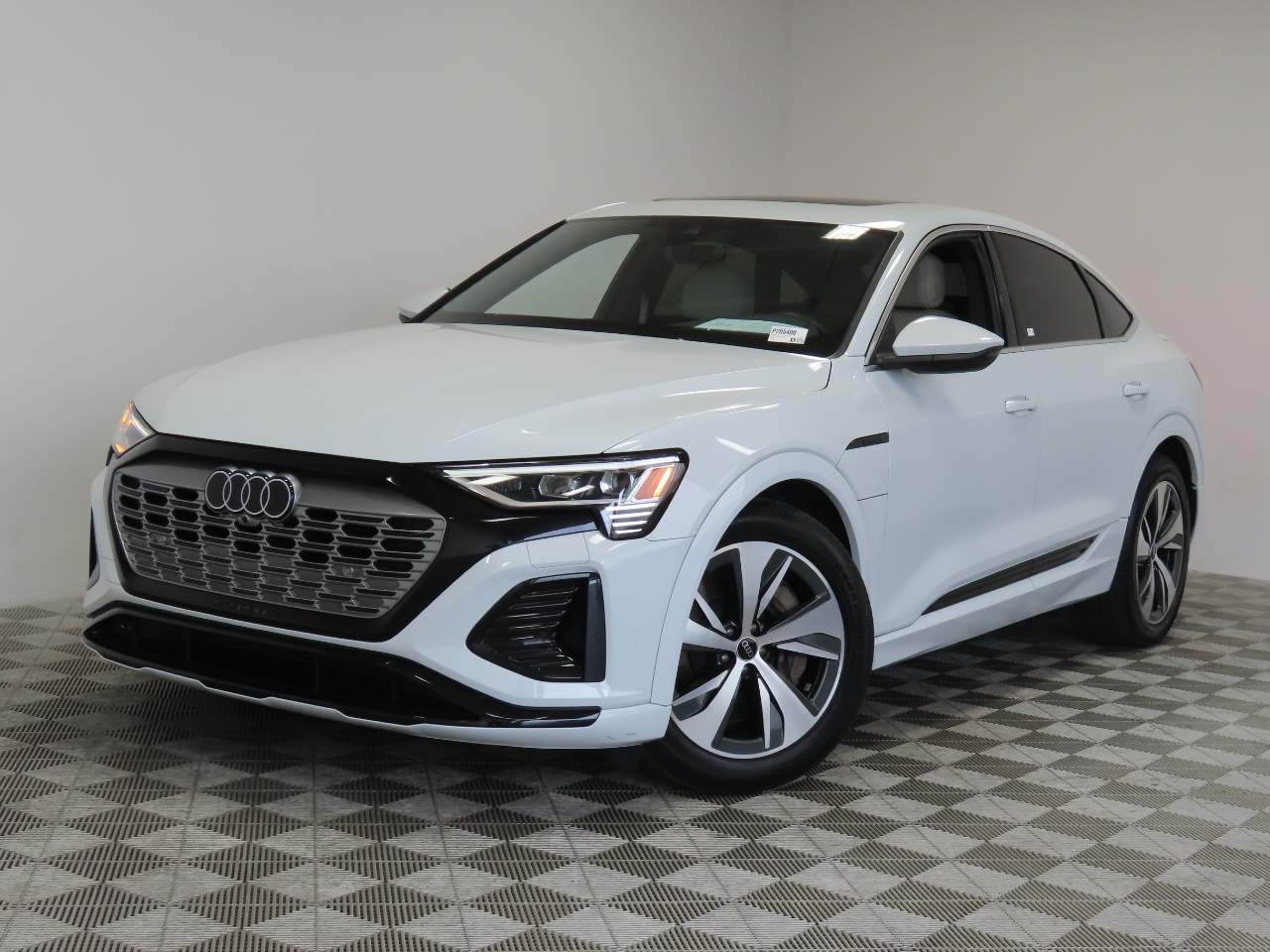 2024 Audi Q8 Sportback e-tron quattro Premium S line