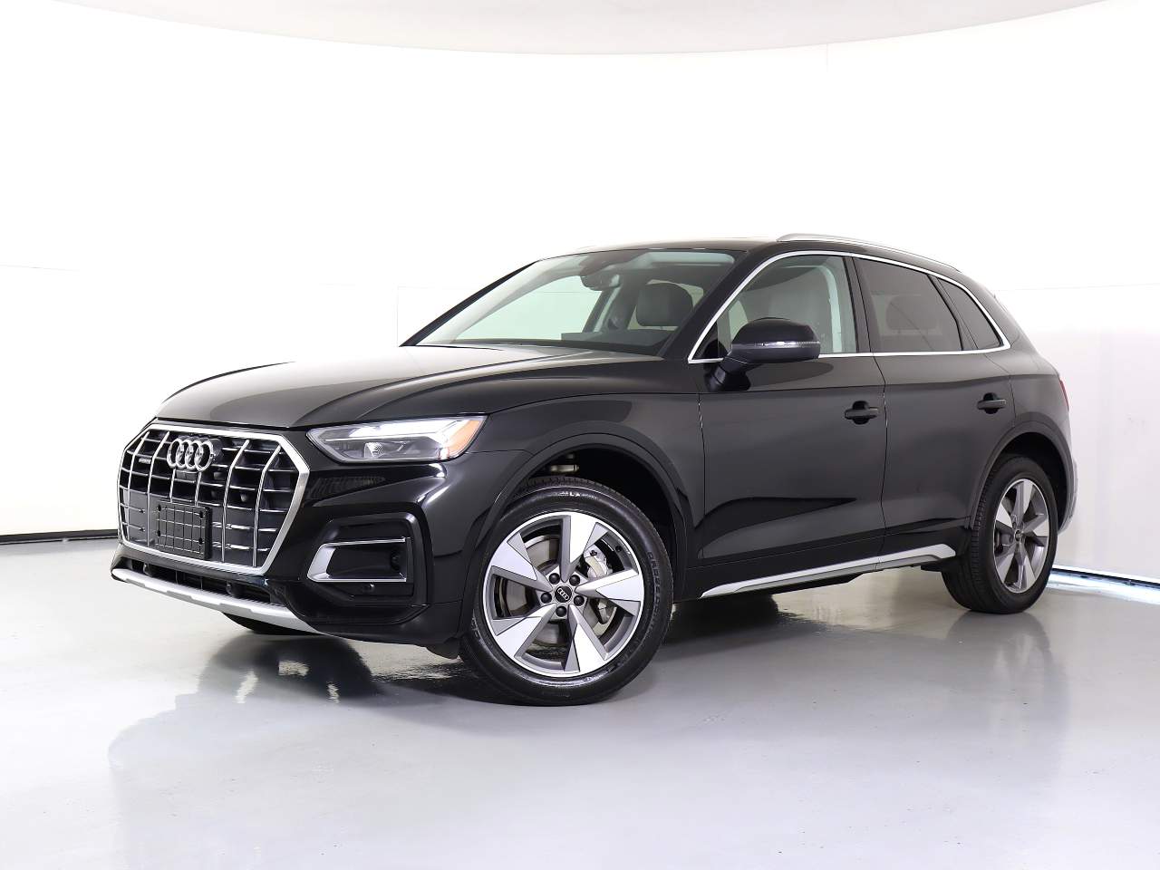 2023 Audi Q5 45 Premium Plus's photo