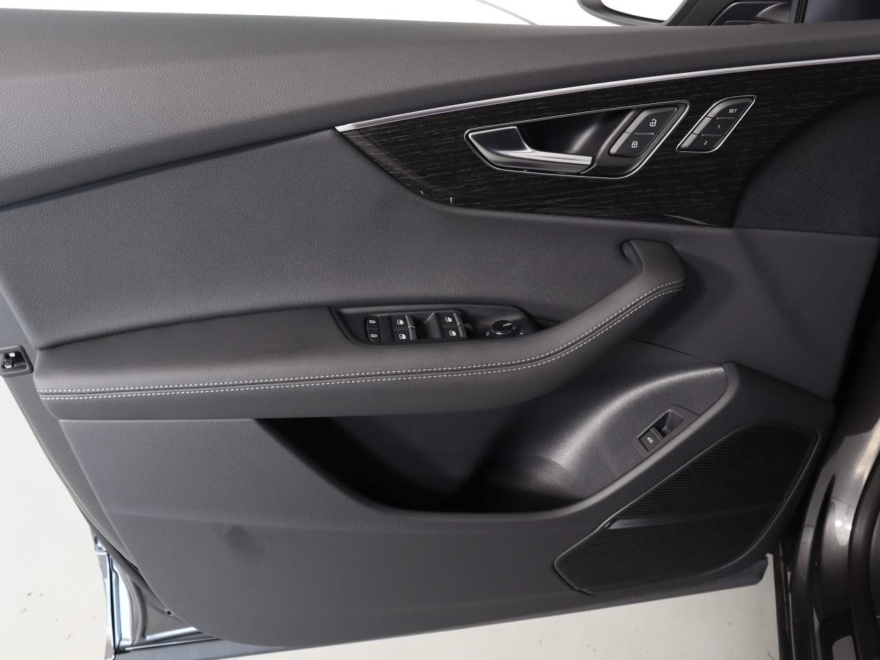 2025 Audi Q8 quattro Premium Plus 55 TFSI