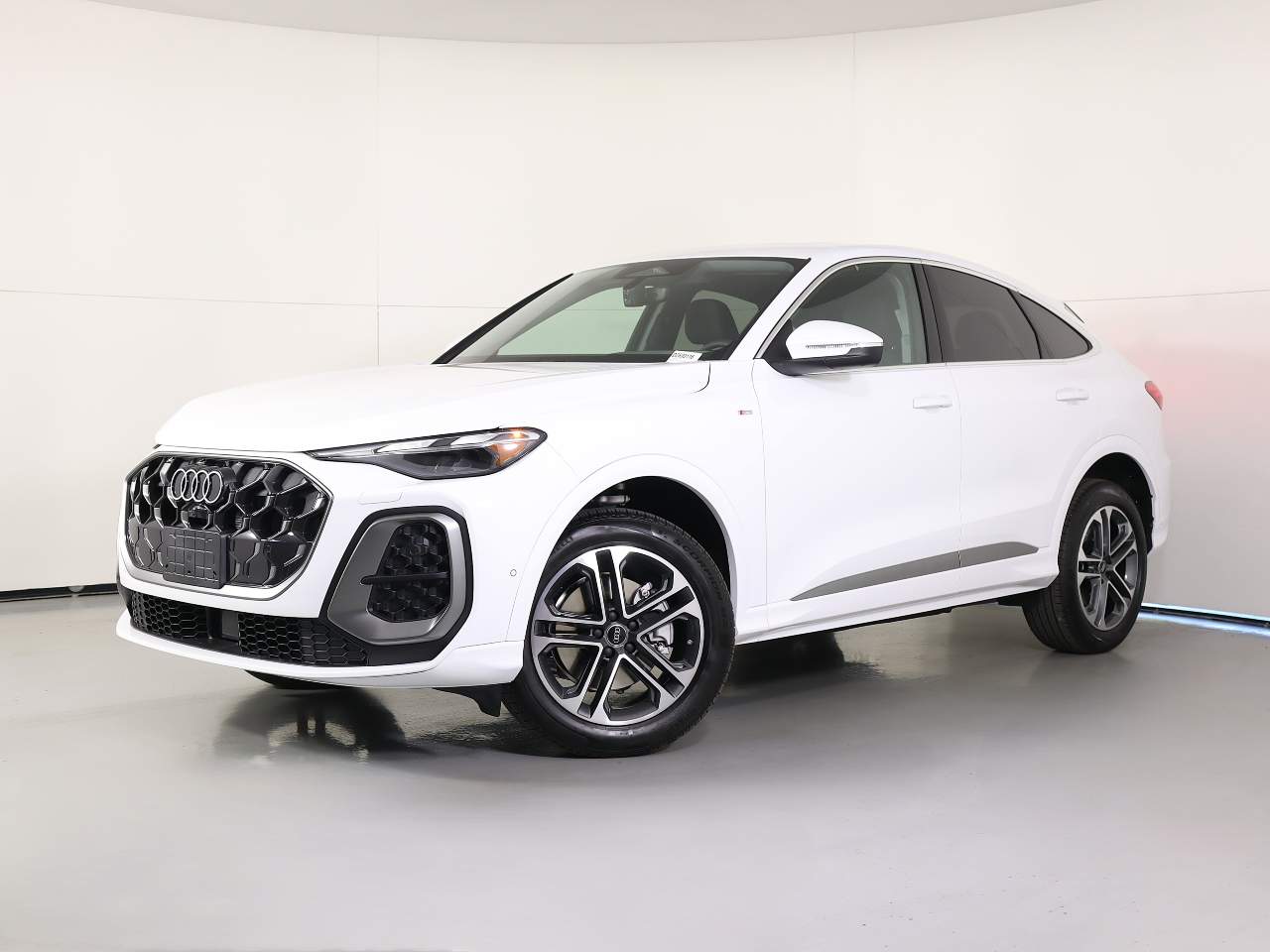 2026 Audi Q5 Sportback quattro Premium TFSI