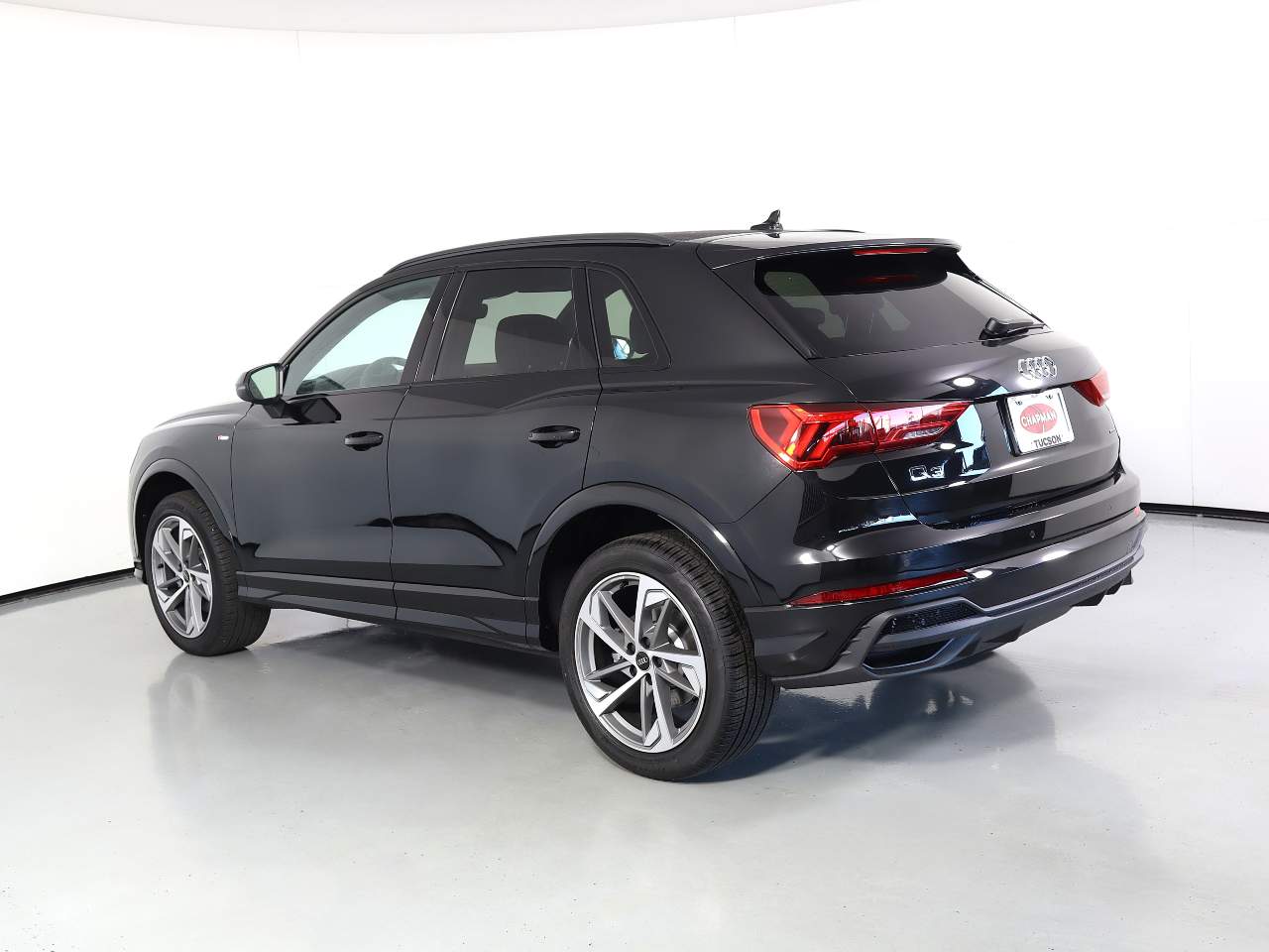 2025 Audi Q3 S line Premium 45 TFSI photo 3