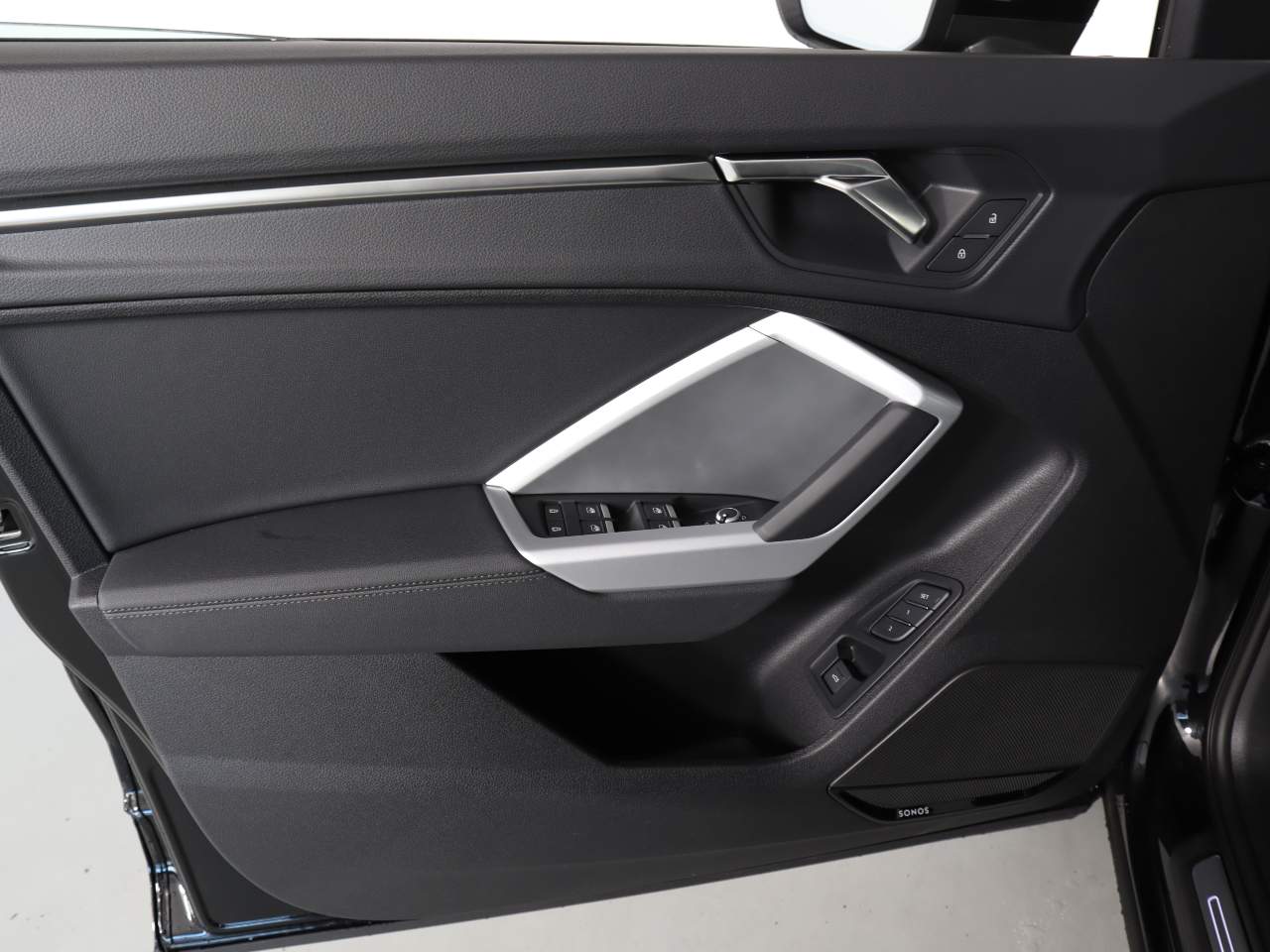 2025 Audi Q3 S line Premium 45 TFSI photo 2