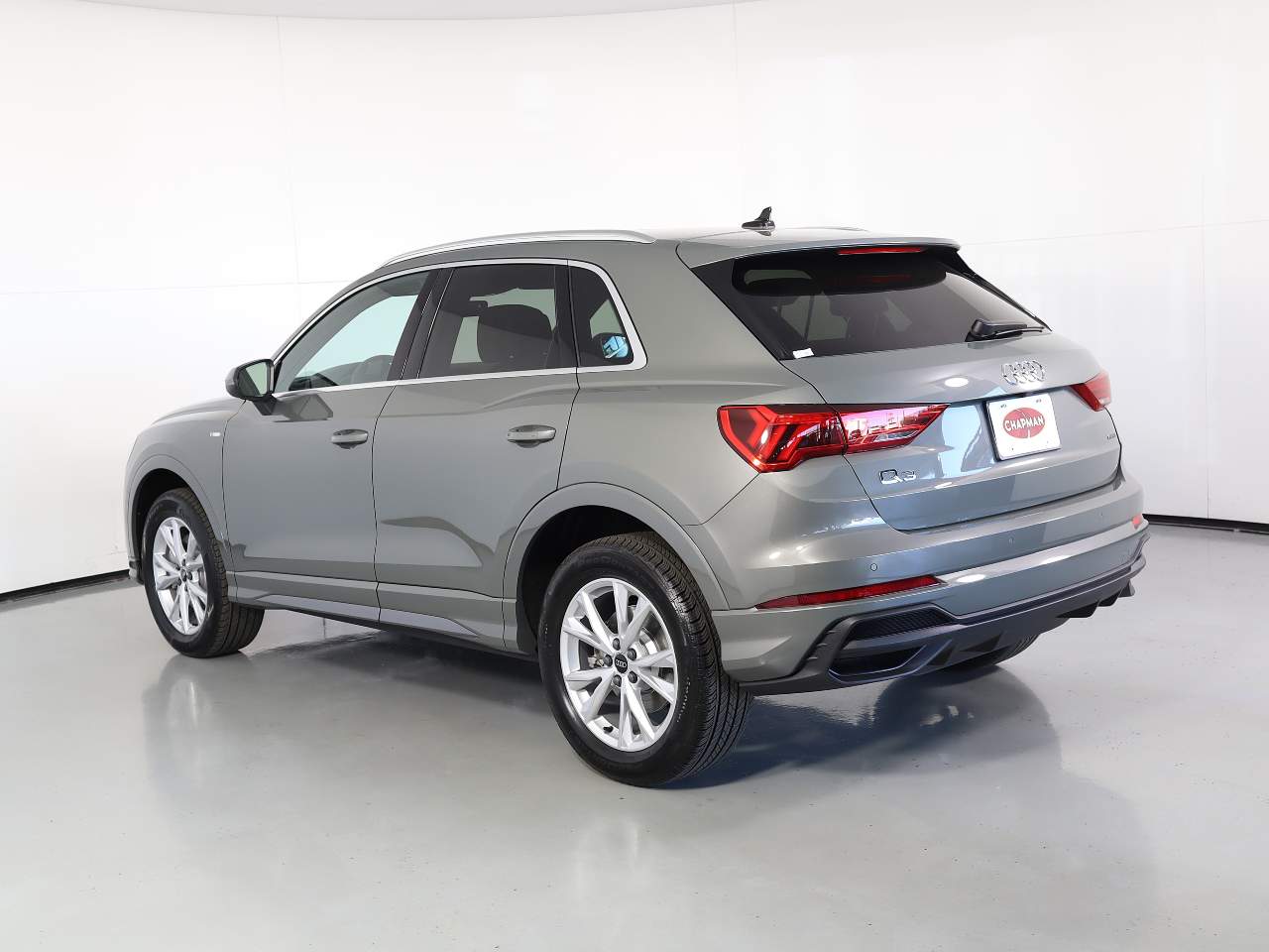 2025 Audi Q3 S line Premium 45 TFSI photo 3