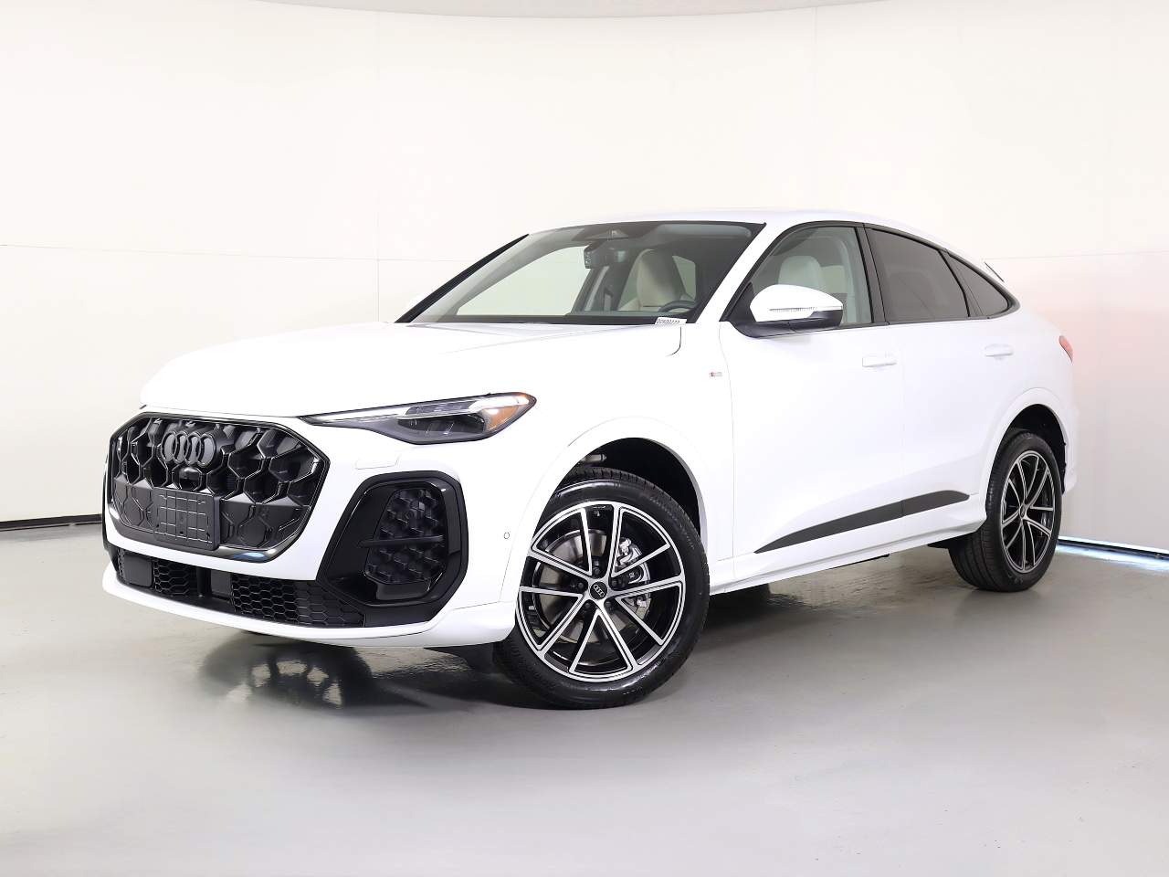 2026 Audi Q5 Sportback quattro Premium Plus TFSI