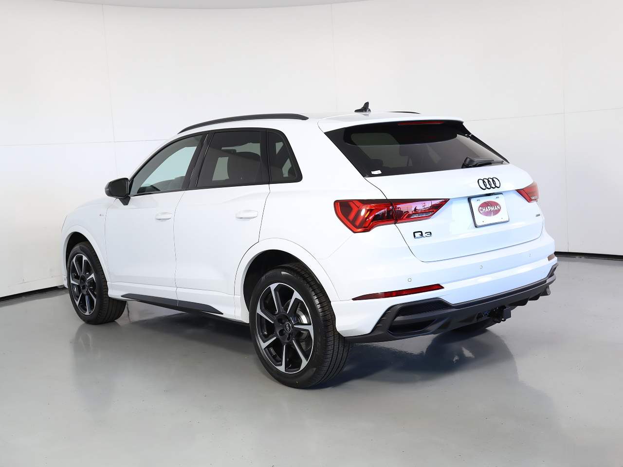 2025 Audi Q3 S line Plus 45 TFSI photo 2