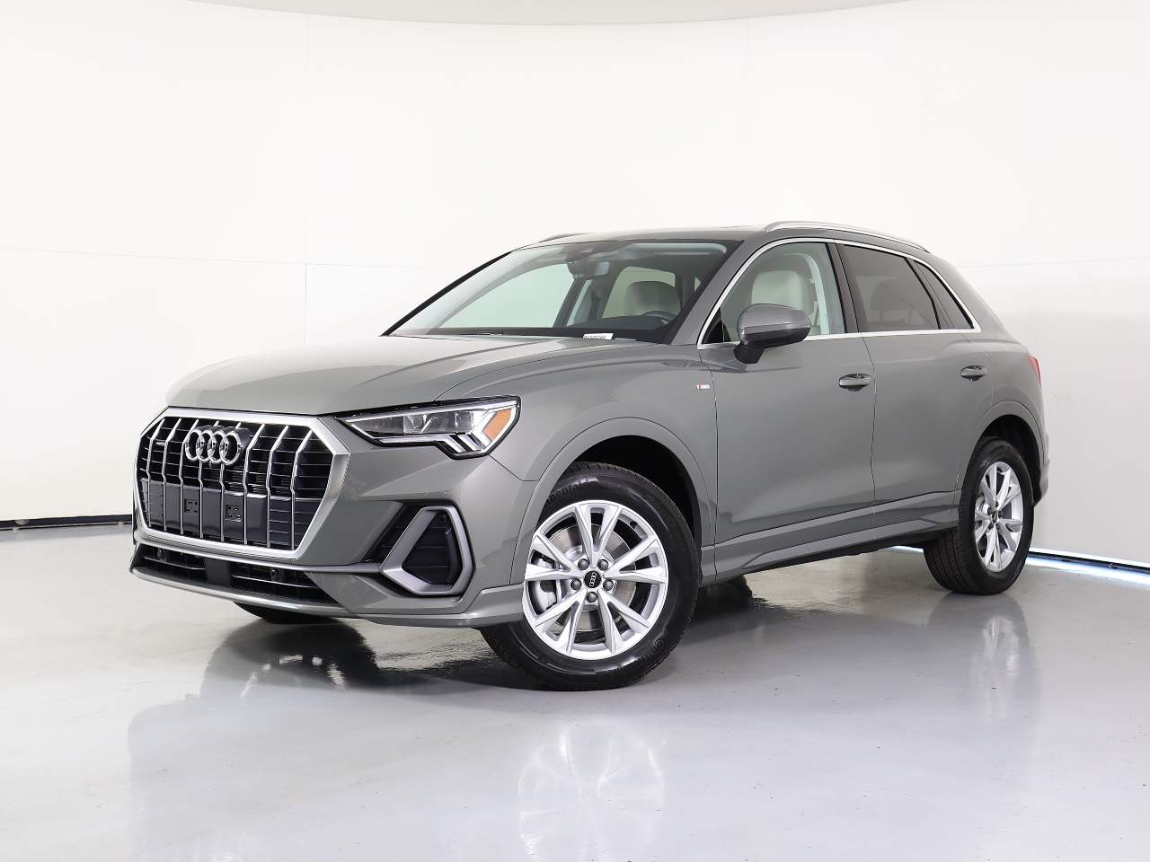 2025 Audi Q3 quattro S line Prem Plus 45 TFSI