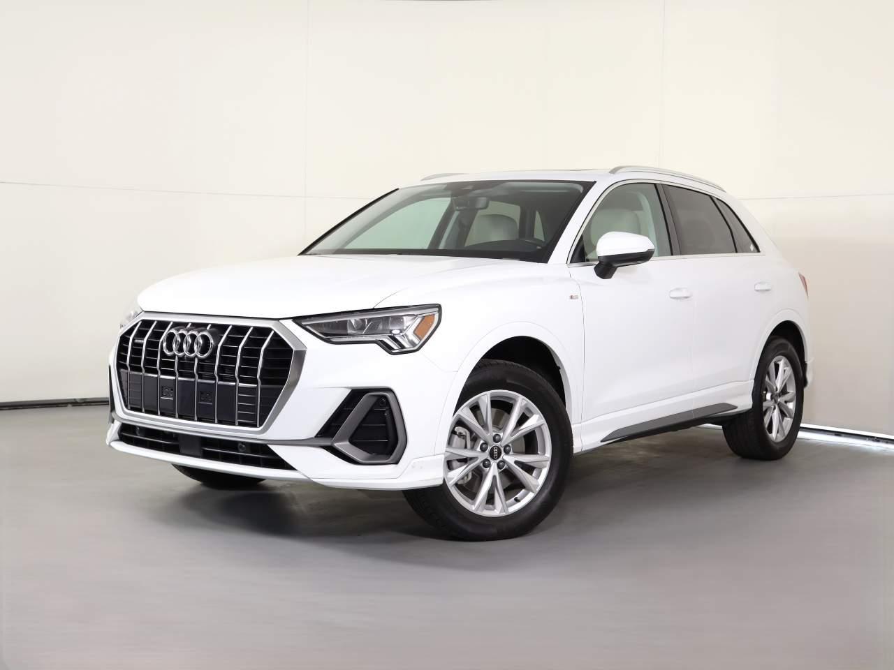 2024 Audi Q3 quattro S line Prem Plus 45 TFSI