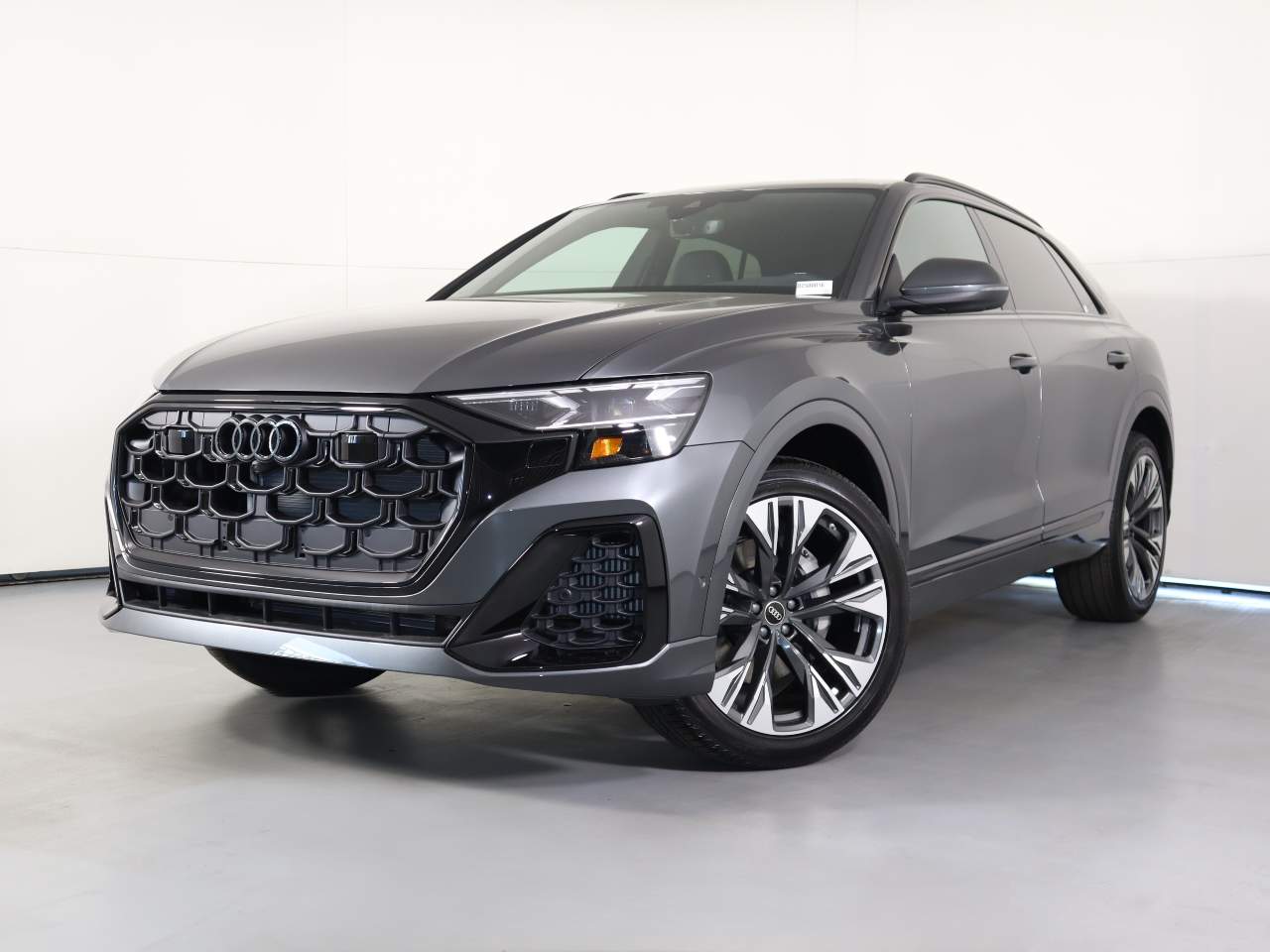 2025 Audi Q8 quattro Premium Plus 55 TFSI