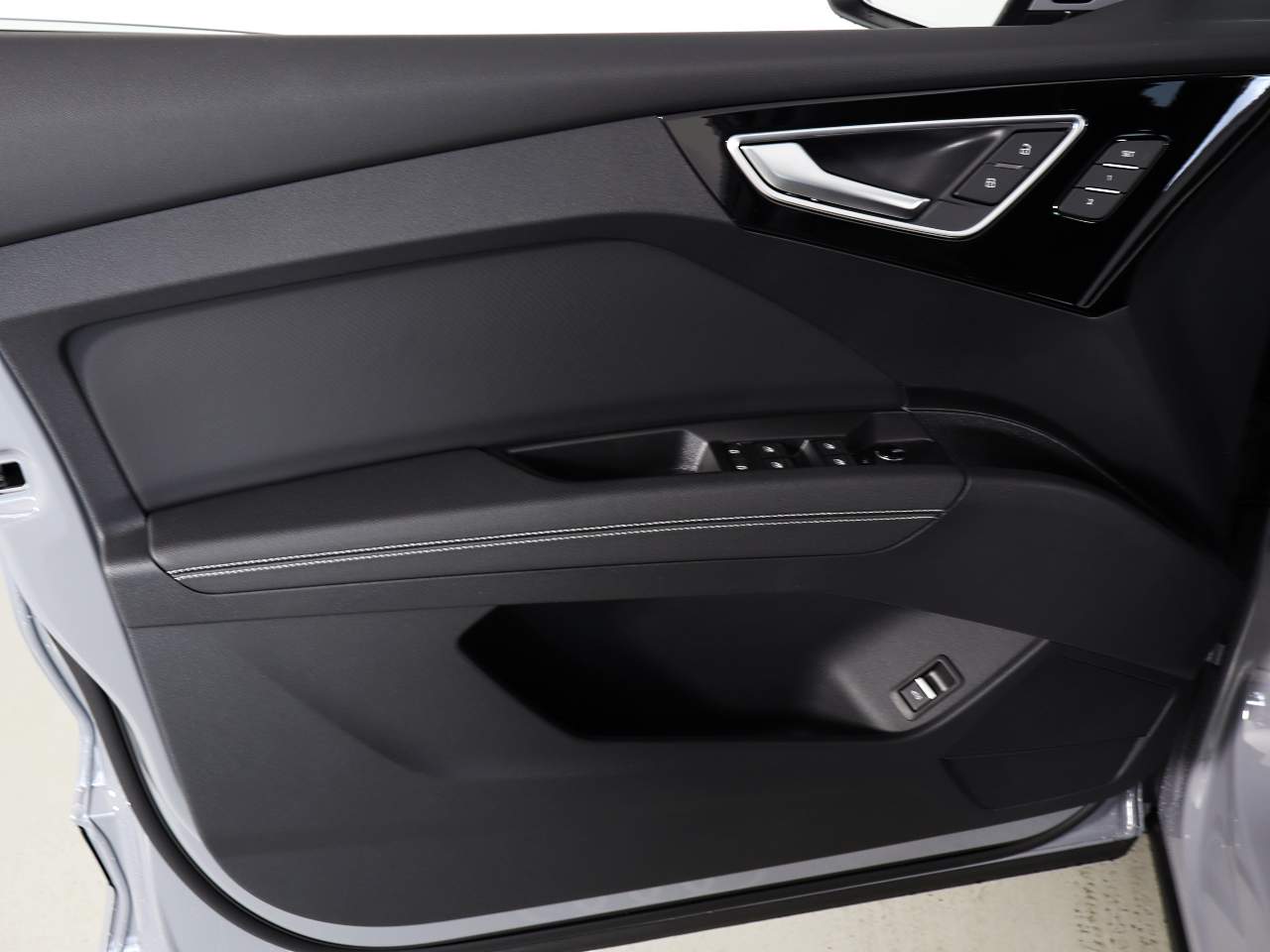 2024 Audi Q4 e-tron quattro Premium Plus 50 TFSI