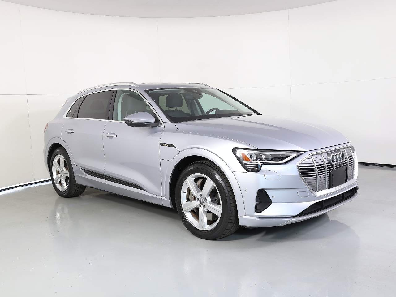 2019 Audi e-tron quattro Premium Plus