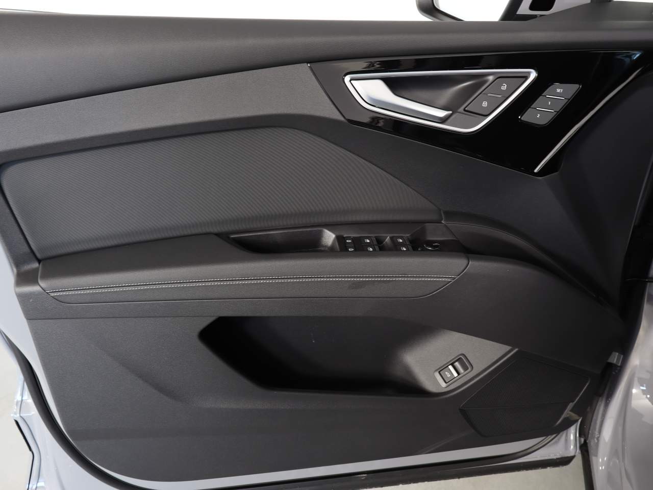 2024 Audi Q4 e-tron quattro Premium Plus 55