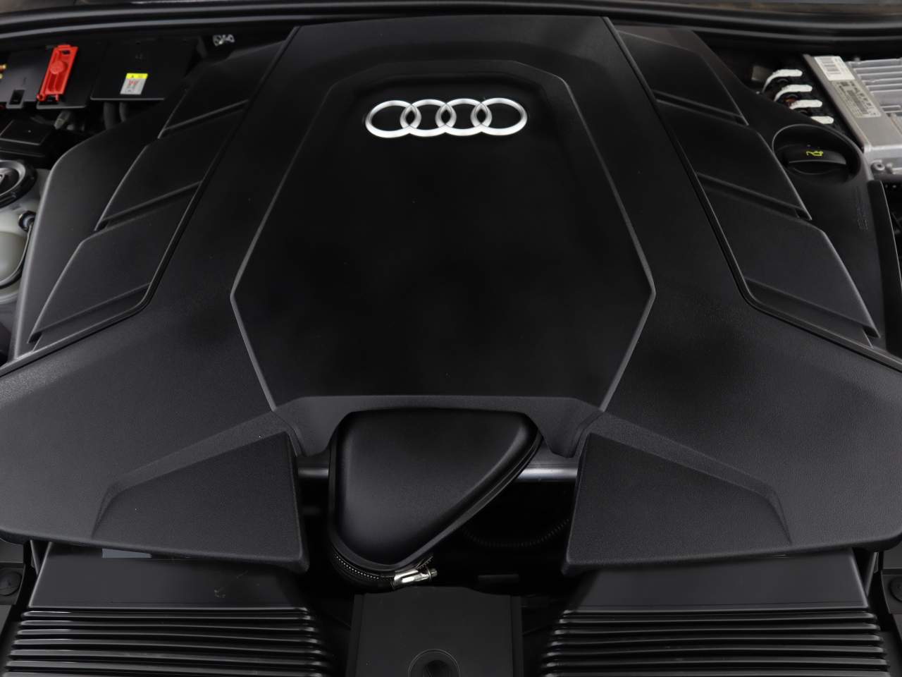 2021 Audi Q7 Prestige 55 photo 2