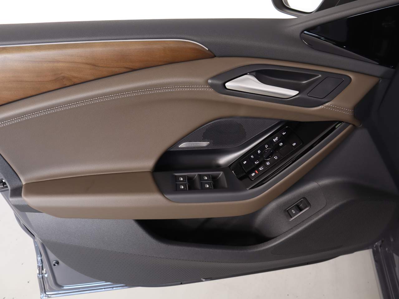 2025 Audi A6 Sportback e-tron quattro Premium Plus