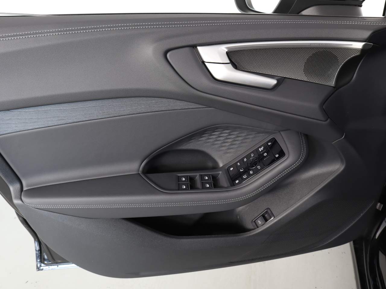 2025 Audi A5 quattro Prestige TFSI