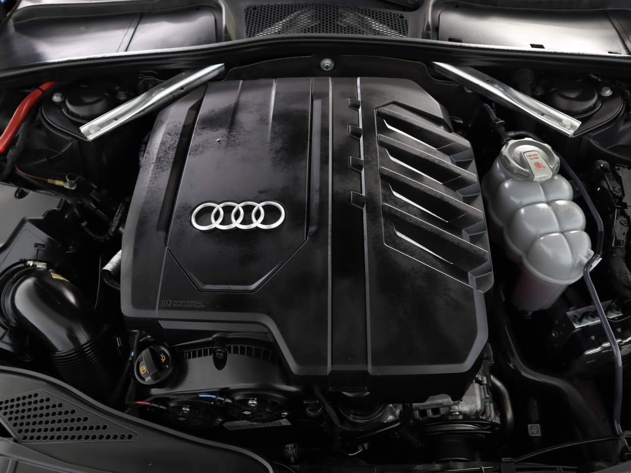 2022 Audi A4 quattro Premium 40 TFSI