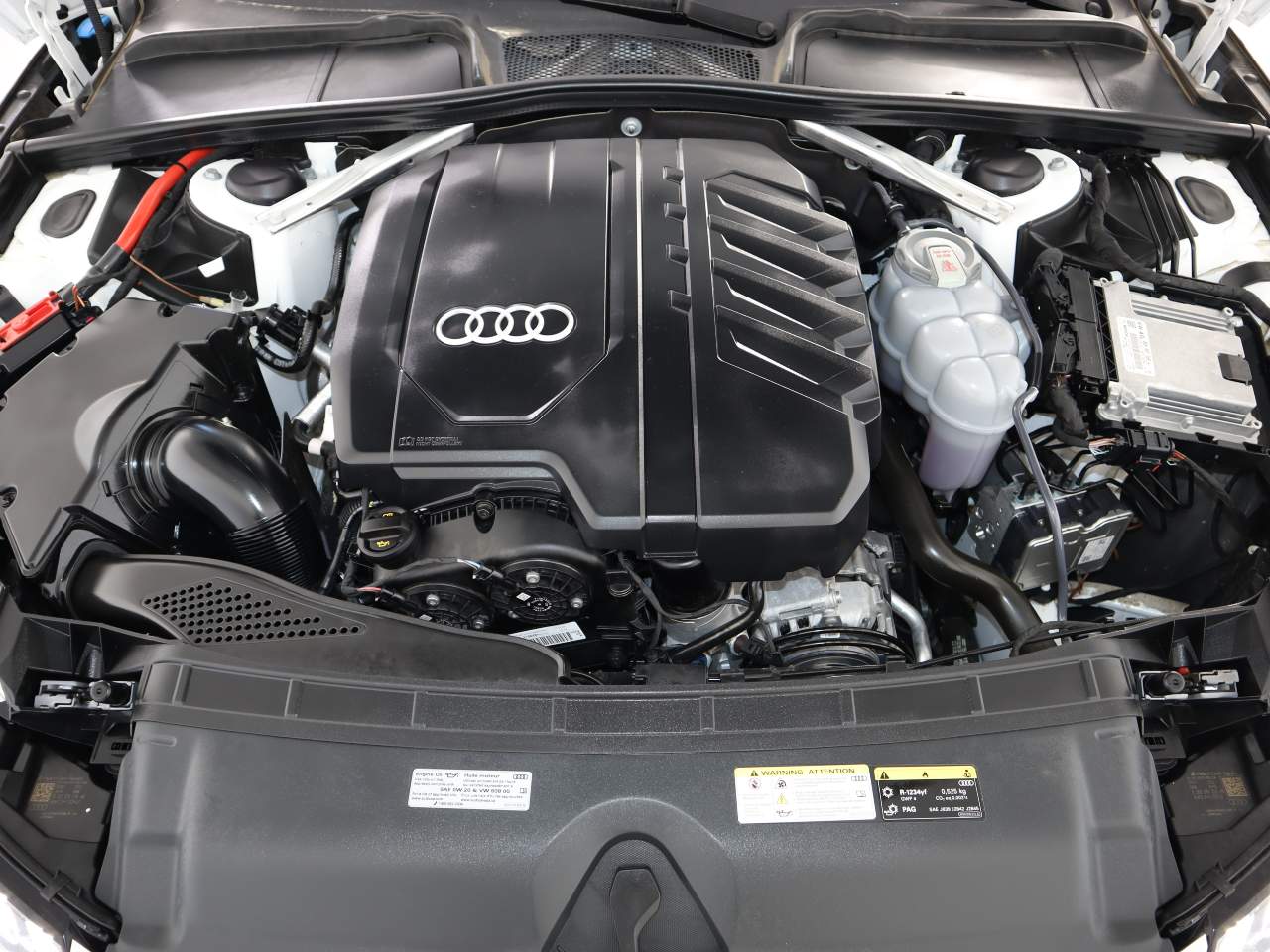 2024 Audi A4 quattro Premium Plus 40 TFSI