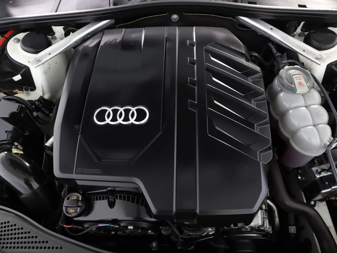 2022 Audi A4 quattro Premium Plus 40 TFSI