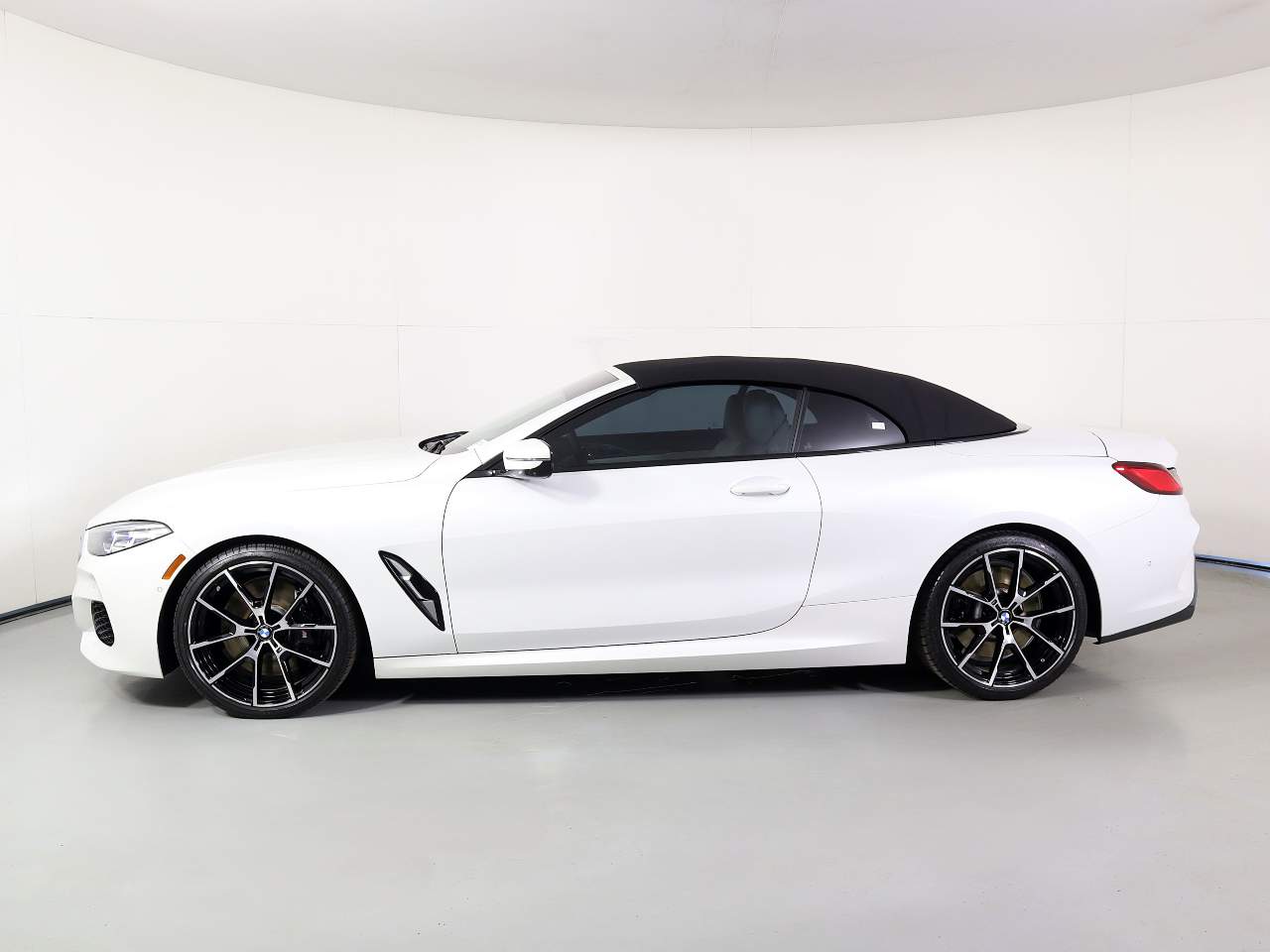 2022 BMW 8-Series 840i