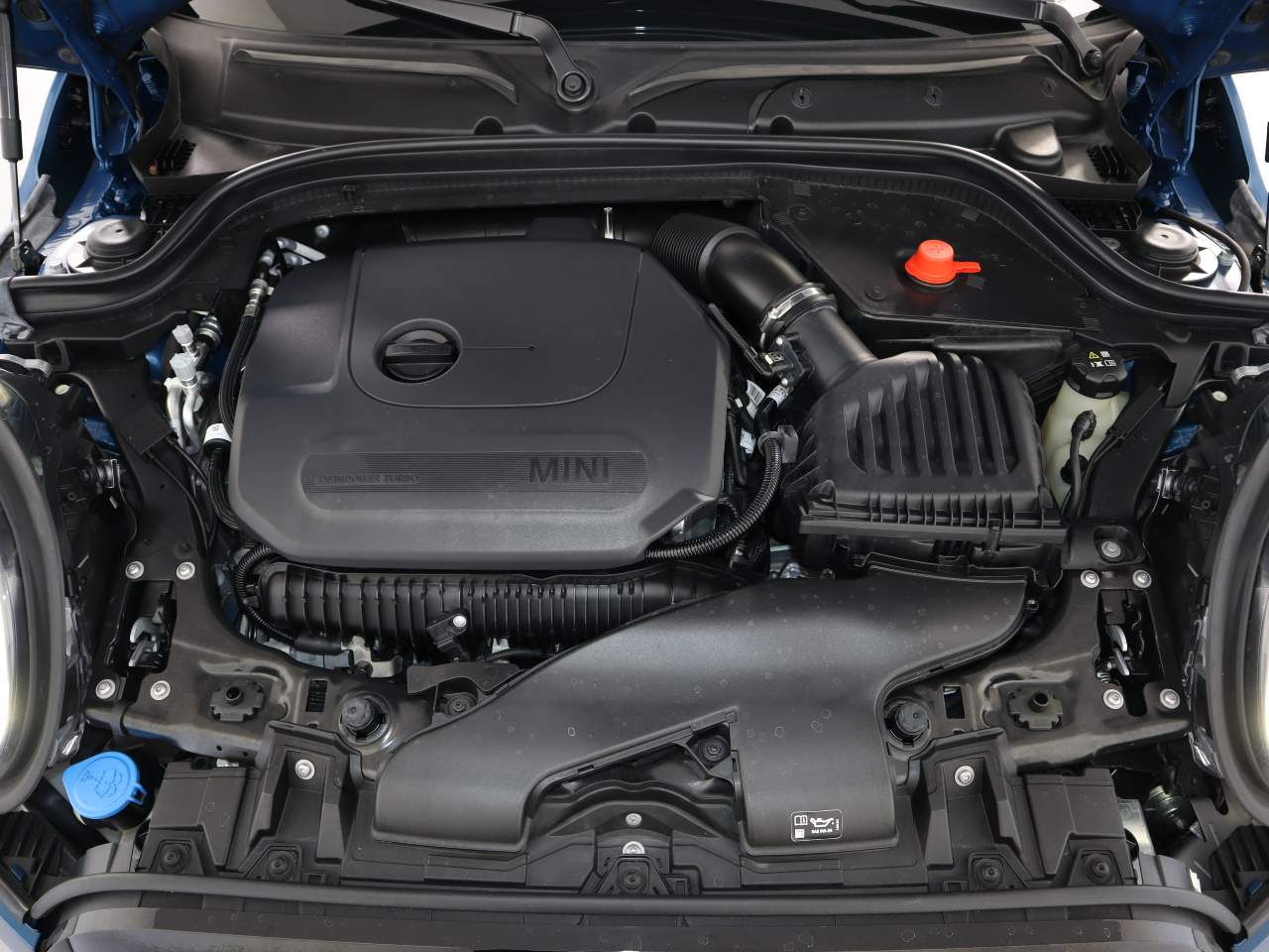 2023 Mini Cooper 2 Door S Hardtop Iconic photo 2
